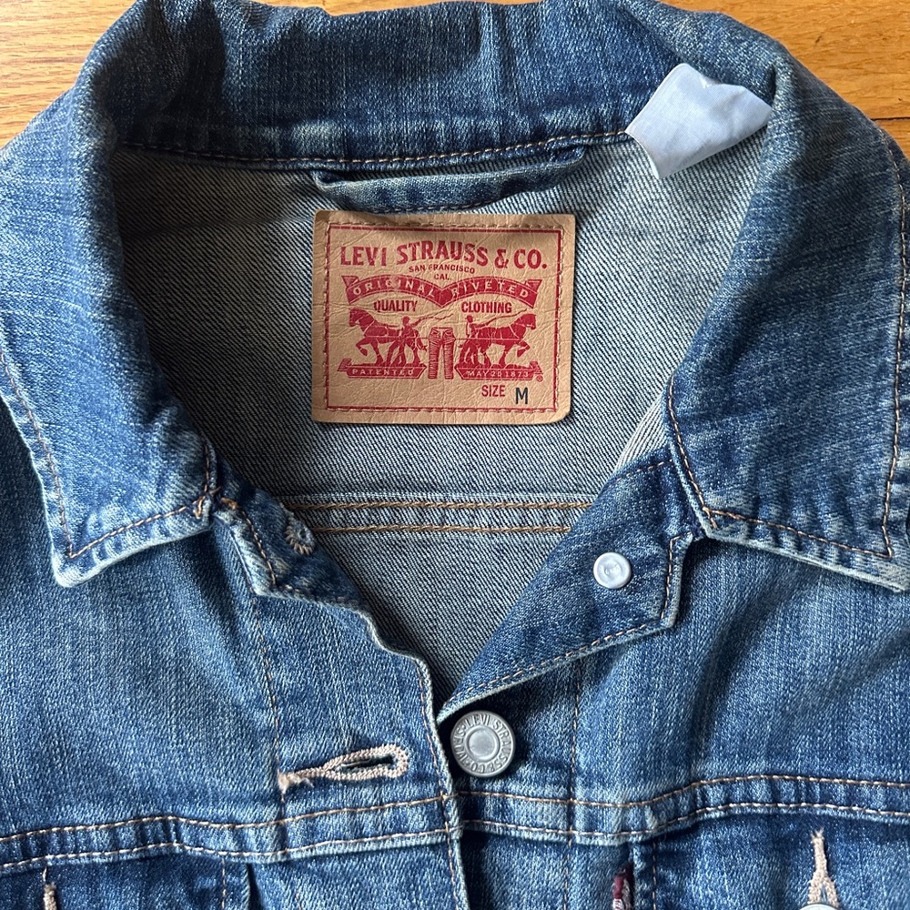 Levi's Women's Blue Denim Jacket - Picture 2 of 3
